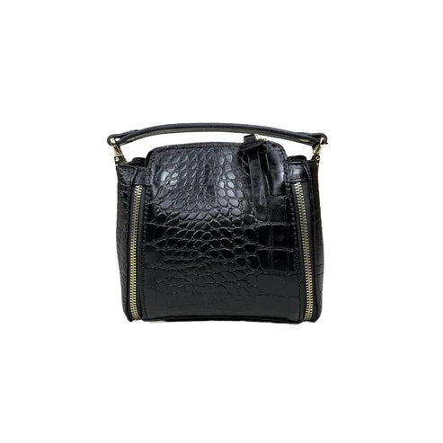 LeatherLuxe black leather handbag for women — elegant shoulder bag with premium finish and stylish gold accents