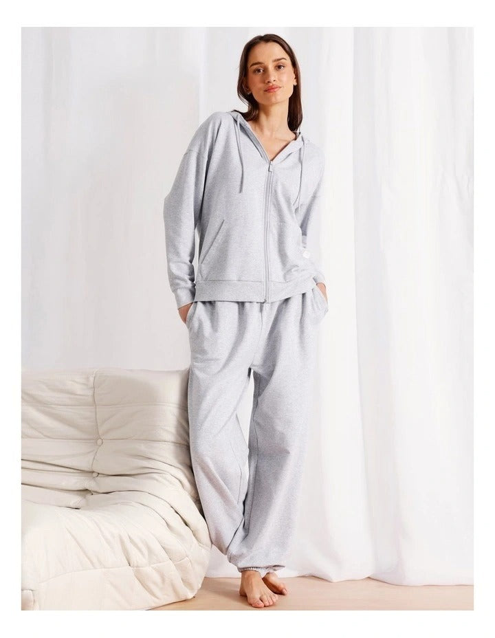 Chloe & Lola Loungewear Cuffed Sweat Pants in Grey Marle, view 5