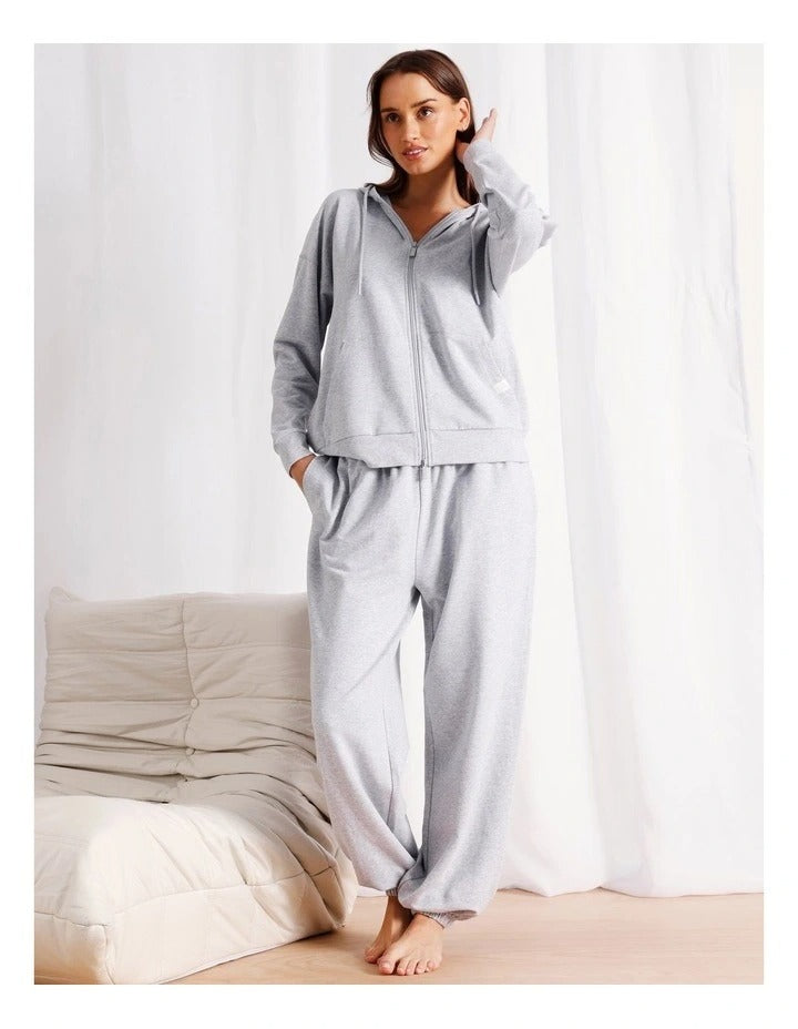 Chloe & Lola Loungewear Cuffed Sweat Pants in Grey Marle, view 6