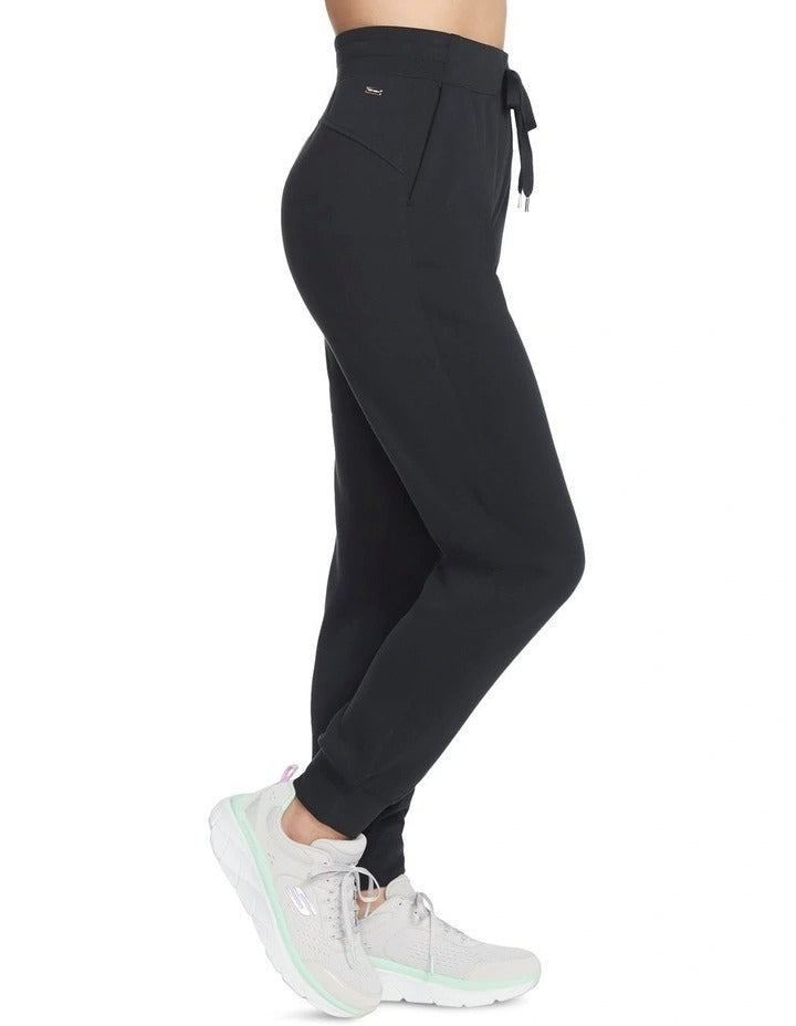 Skechers Skechluxe Elevate Jogger in Black PT149 BLK, view 3