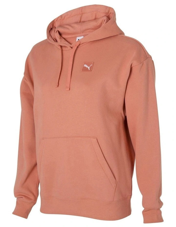 Puma Ess Elevated Badge Hoodie with embroidered logo, adjustable hood, ribbed cuffs and hem – casual cotton and recycled polyester hoodie