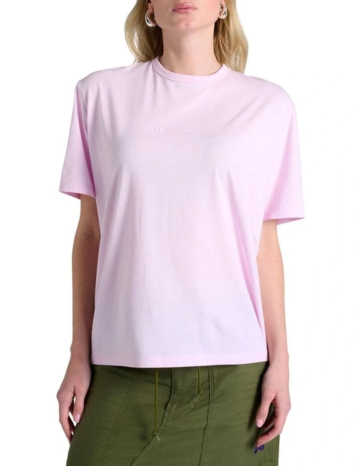 Casual women’s Champion script tee in pink