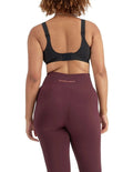 Move Seamless Bralette in nylon elastane with adjustable straps, removable cups, medium support, and moisture-wicking comfort
