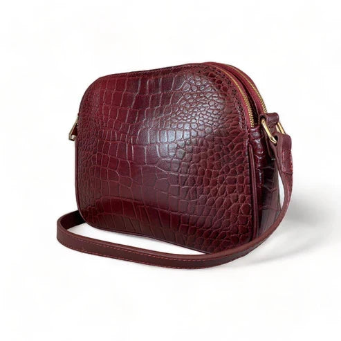 Crocodile Style Leather Shoulder Bag in Dark Red – Front View