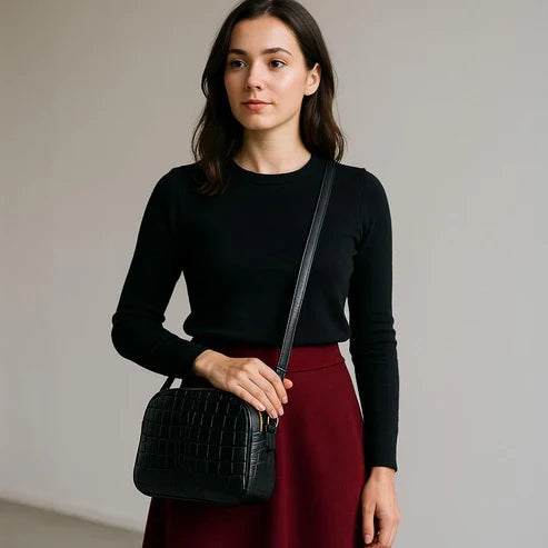 Women's Shoulder Bag in Black Leather by LeatherLuxe