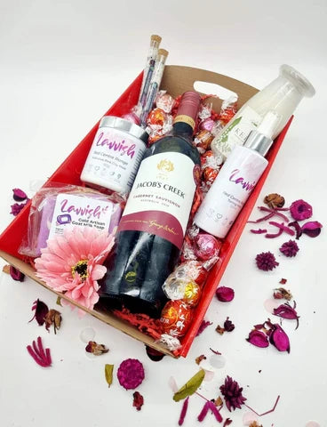 Lavvish Pamper Pack with Wine – Luxury Pamper Gift Set